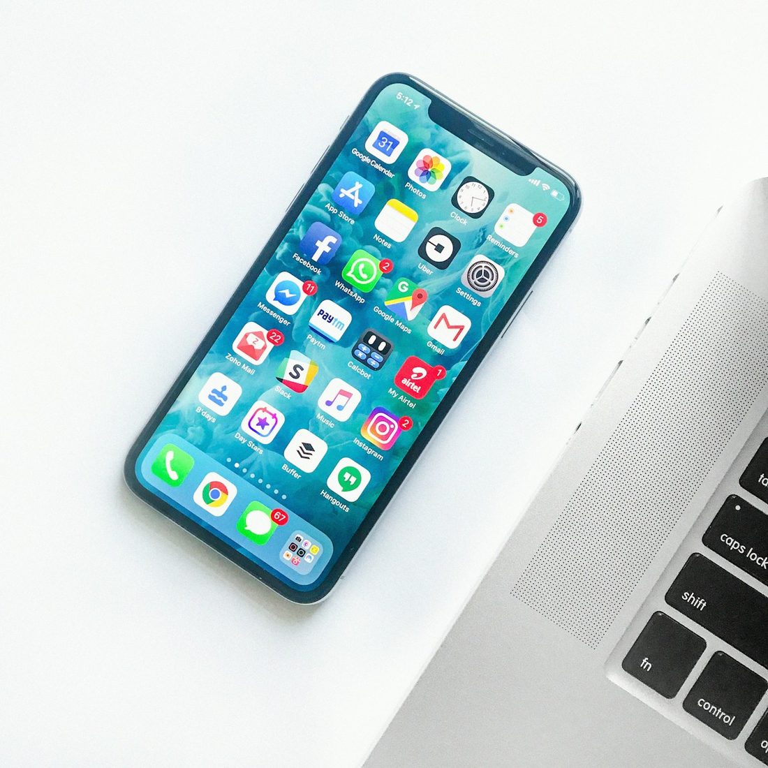 完美体育 APP 赛程与赛事列表界面示意